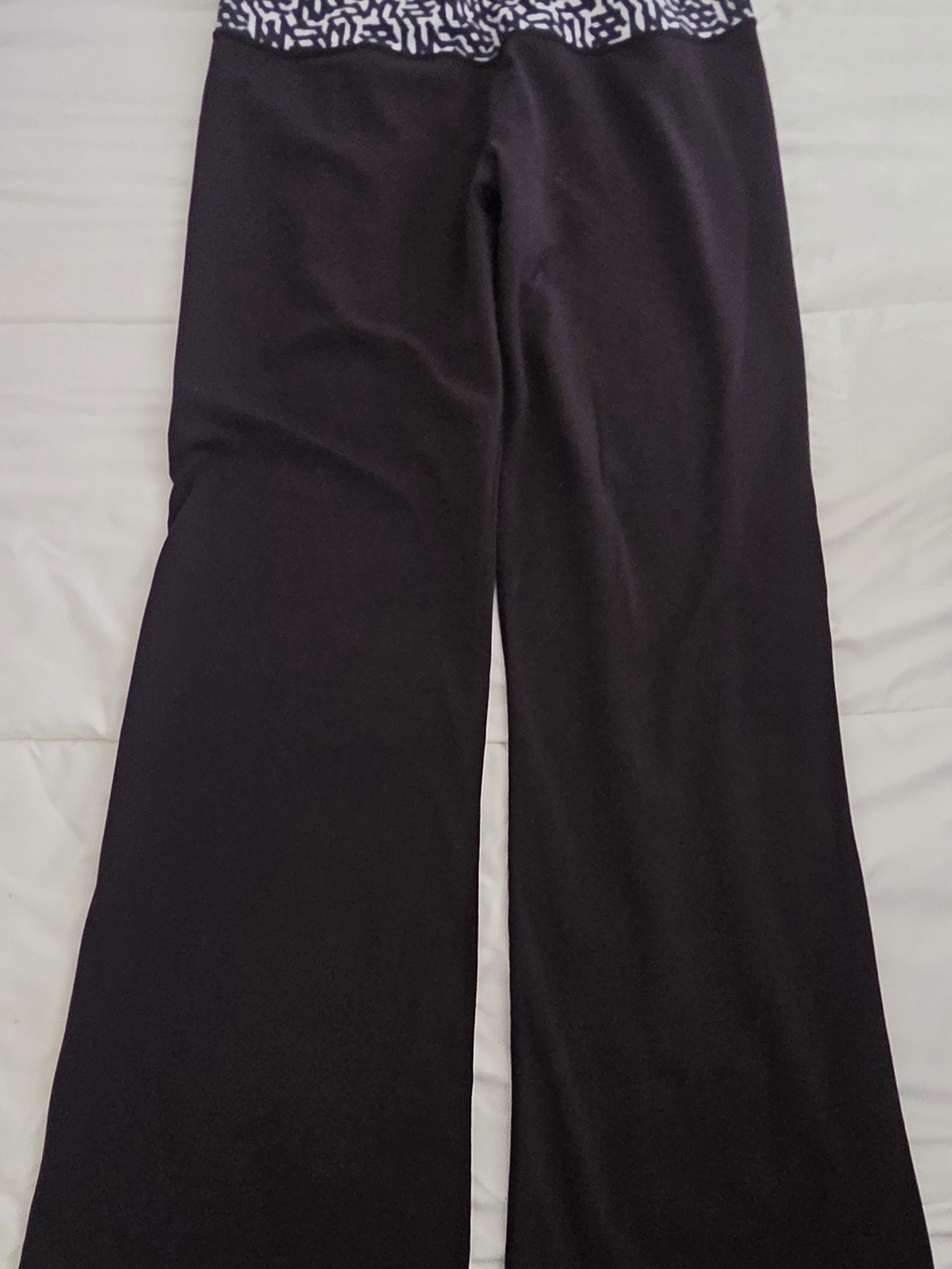 lululemon Size 10 Black Boot-Cut Pants with Patterned Waistband